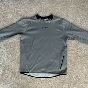Nike Gray Long Sleeve Athletic Top